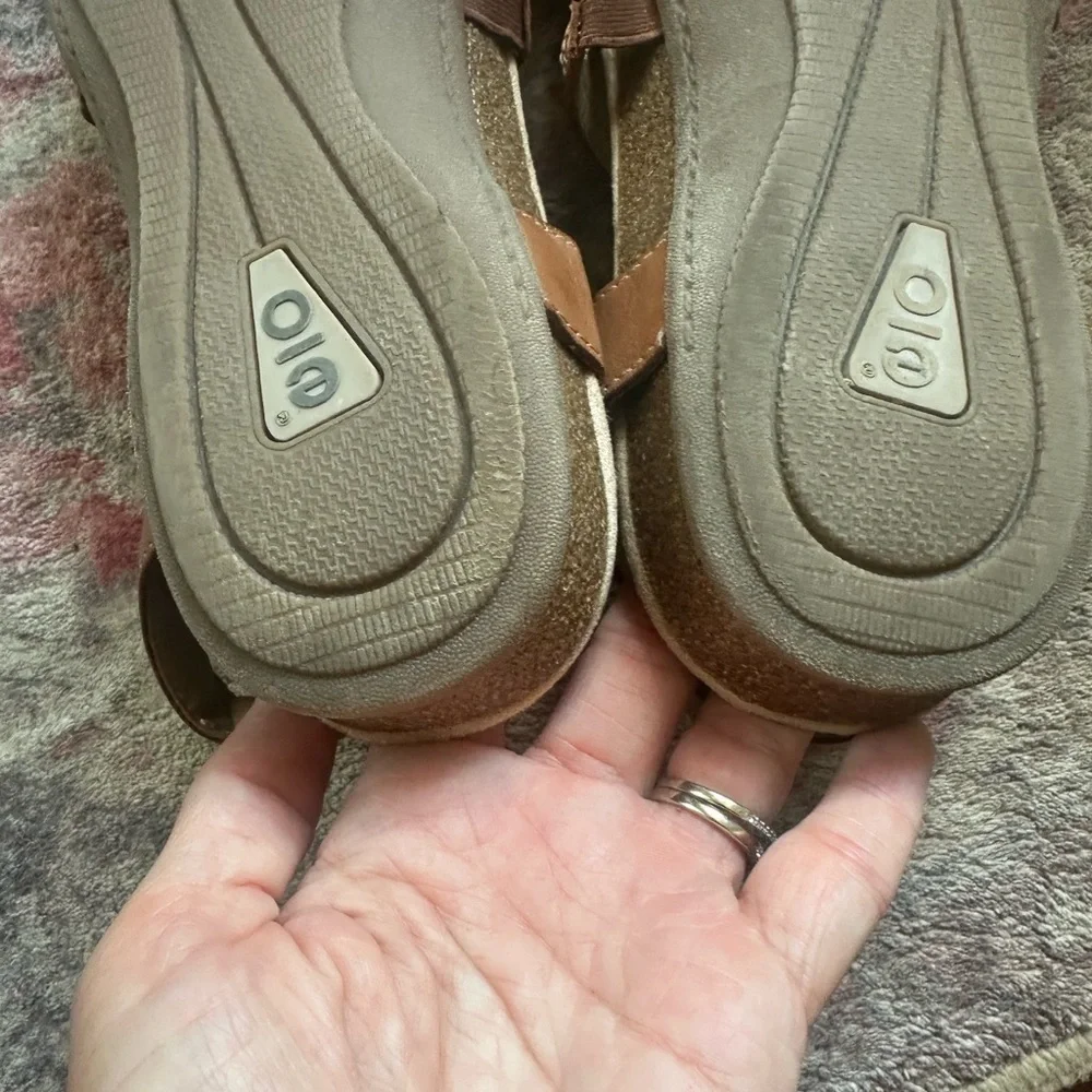 Earth Spirit Bria neutral sandal size 10 W Wide